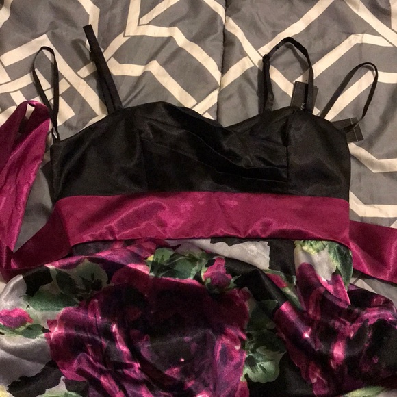 Dress - Picture 2 of 3